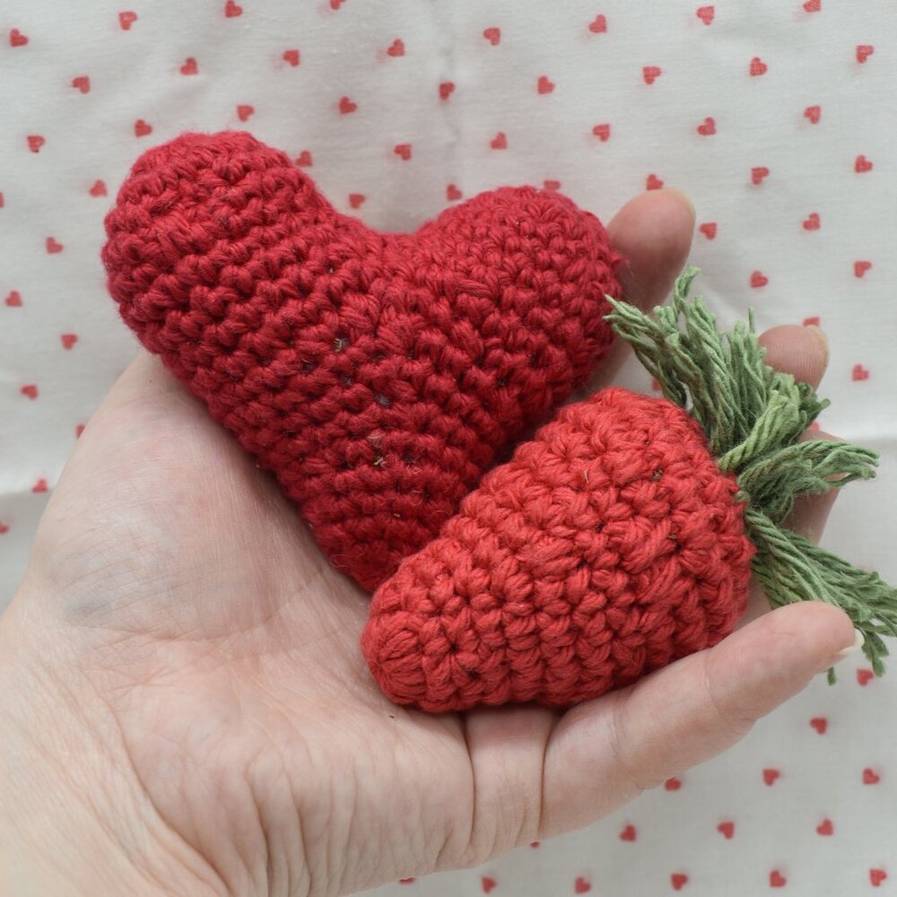 Crochet Catnip Valenties Day Cat Toys Strawberry and Heart Bundle HAND CRAFTED - Picture 2 of 6